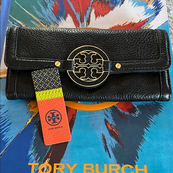 Tory Burch Black Leather Wallet - Picture 8 of 8